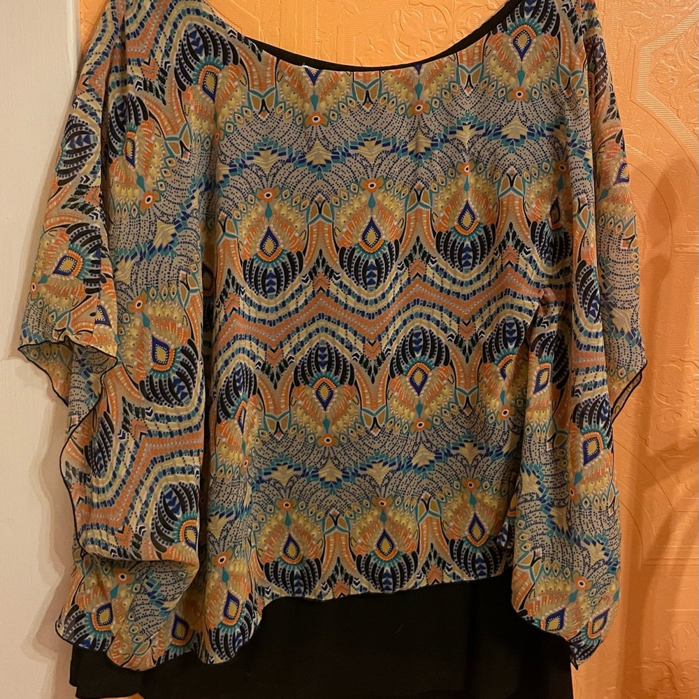 Cato’s Woman’s sz 26/28 Butterfly Arm Shirt